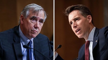 Bipartisan Senate group pushes ban on lawmaker stock trading