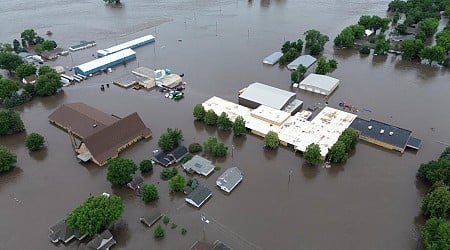 Flooding in Iowa leads to 250 water rescues, hundreds of properties destroyed