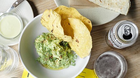 Las claves para hacer el mejor guacamole casero según un chef mexicano con dos estrellas Michelin
