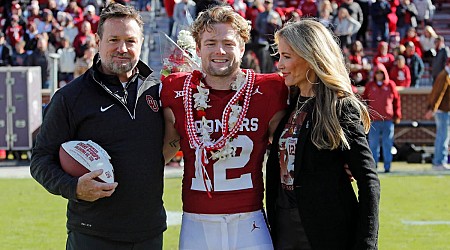 Former Oklahoma WR Drake Stoops drafted by Arlington Renegades, could join father Bob Stoops in UFL
