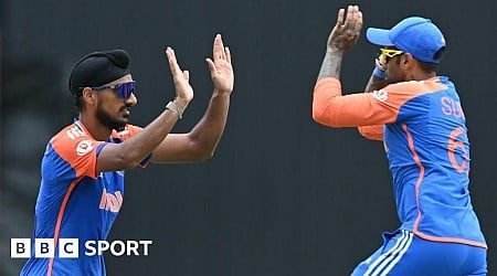 India thrash Bangladesh to close on semi-finals
