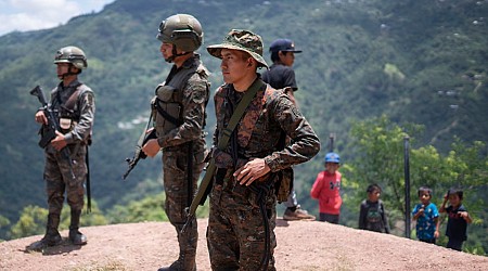 Mexicans flee to Guatemala after drug cartel shootouts