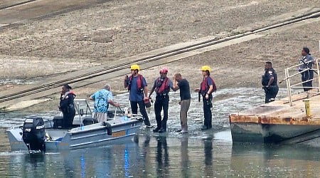 1 rescued from MS river, officials searching for other person