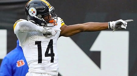 Report: Steelers WR coach Zach Azzanni had "heated exchange" with George Pickens