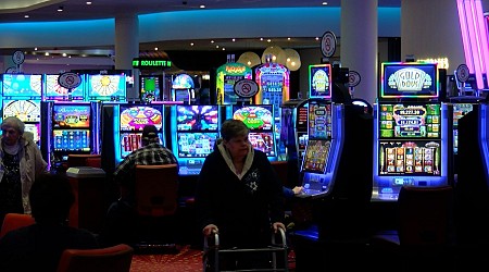 Iowa state lawmakers could wrestle over casinos in next session