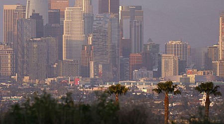 Strong 4.9 magnitude quake rattles California's L.A. region