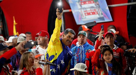 Il presidente venezuelano Nicolás Maduro rieletto tra le accuse di brogli