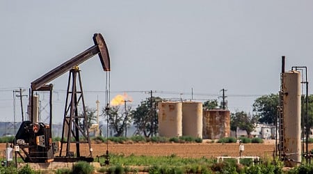 Oil Falls To 7-Week Low In U.S. Trading On Demand Fears