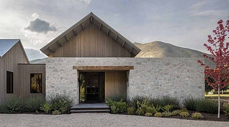 A Contemporary Ranch Home Bathed In Light And Natural Materials