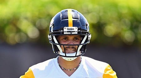 WR Roman Wilson carted off at Steelers practice