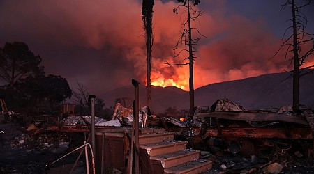 Western wildfires latest: Firefighters battling 3 major blazes, 2 in California