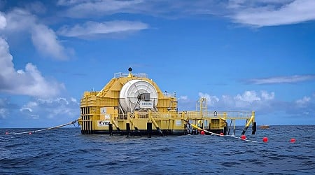 Rivoluzionario generatore di energia dalle onde installato alle Hawaii