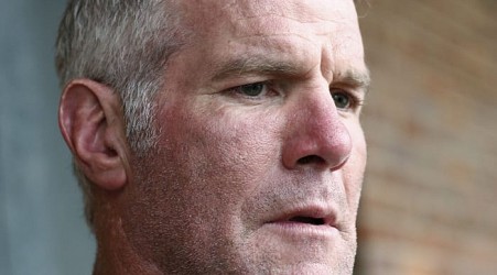 Favre challenges a judge's order that blocked his lead attorney in Mississippi welfare lawsuit