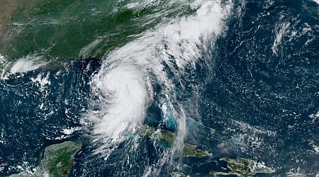 1,500 U.S. flights canceled as Tropical Storm Debby nears landfall, including 200 in Texas
