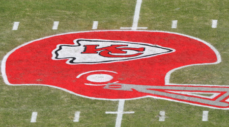 Man arrested for threatening to shoot two Chiefs players at Morgan Wallen concert in Kansas City
