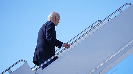 FACT FOCUS: Online reports falsely claim Biden suffered a ‘medical emergency’ on Air Force One