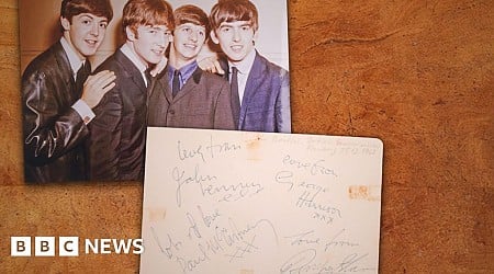 'Unique' autograph collection fetches £78k