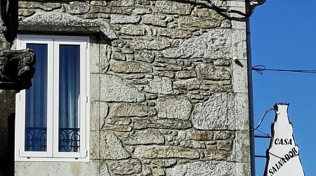 Casa Salvador: el restaurante con más de un siglo de historia que se ha convertido en el templo gallego del bacalao