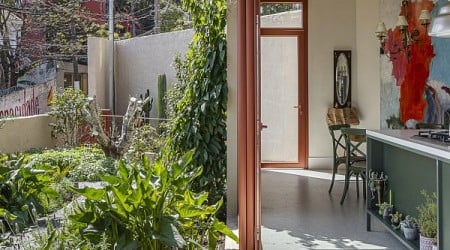 Arkitito Arquitectura places São Paulo house between terraced gardens