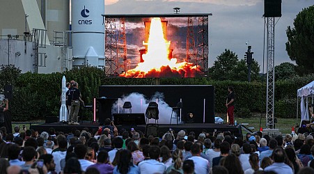 Vier Jahre später als geplant: Europas neue Trägerrakete Ariane 6 erstmals ins All gestartet