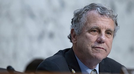 How Sherrod Brown is navigating Harris in GOP-leaning Ohio with Senate at stake