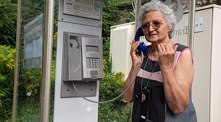 In Frankreichs letzter Telefonzelle klingelt es permanent