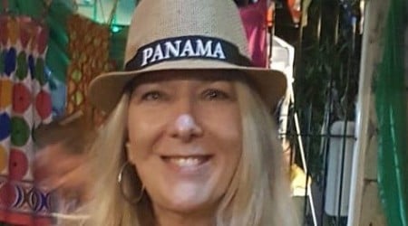 A boomer moved from Texas to Panama for her retirement. She loved it so much she 'accidentally' started a tour company helping expats move.