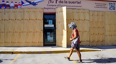 Mexico prepares for Hurricane Beryl landfall