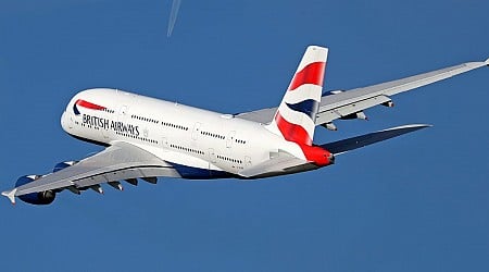 An Airbus A380 flying to London turned back when the powerful scent of laundry detergent made people feel sick and dizzy