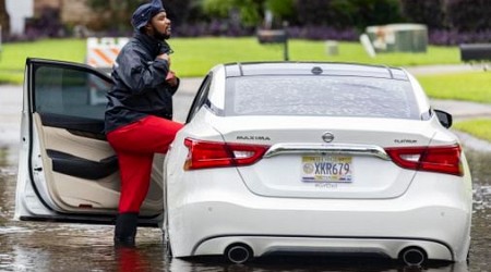 Tropical Storm Debby makes 2nd landfall in South Carolina, heavy rain expected up the East Coast