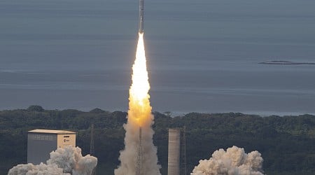 Lift-off for ³Cat-4 and ISTSat-1