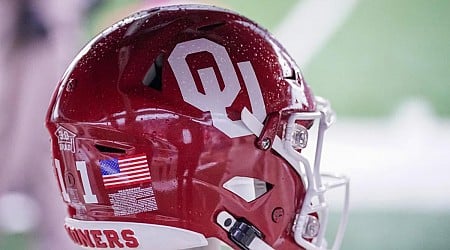 LOOK: Oklahoma pays tribute to dominant Bud Wilkinson era with throwback uniforms