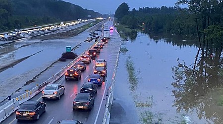 Flooding shuts down stretch of I-26 going toward Charleston