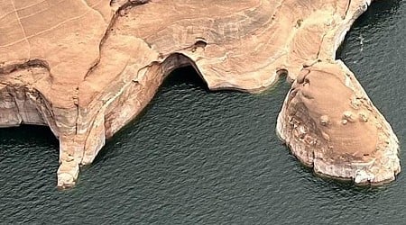 "Double Arch" geological formation in southern Utah collapses