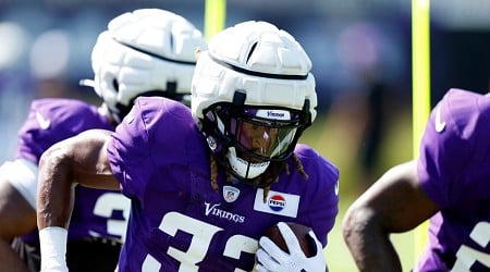 Fantasy Alert: Vikings' Aaron Jones, Ty Chandler to Split RB Snaps as '1A' and '1B'