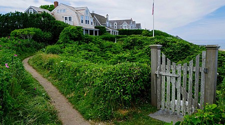 Nantucket's wealthy had another problem on their beaches this week