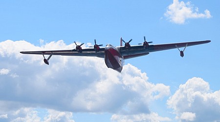 Hawaii Mars waterbomber takes its final flight