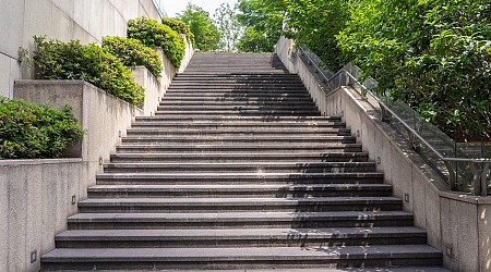 Getting Out of Breath While Going Up Stairs? What’s Normal, What’s Not?