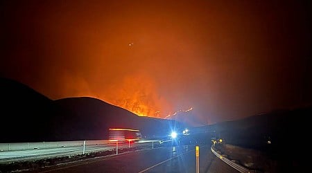 Update: I-84 shut down as wildfires burn in OR, WA. Travelers told to find another route