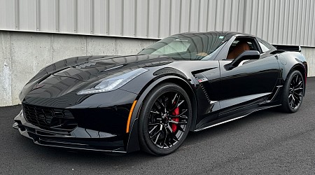 4,500-Mile 2017 Chevrolet Corvette Z06 Coupe 2LZ Z07