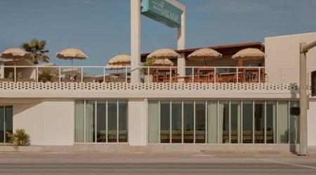 Kartwheel Studio renovates Texas beach motel to "honour and revamp" mid-century past