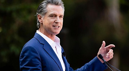 Gov. Gavin Newsom nudges California school districts to restrict student cellphone use