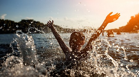 Wasser in die Nase - Mädchen (12) nach Badeausflug wegen gehirnfressender Amöbe im Koma