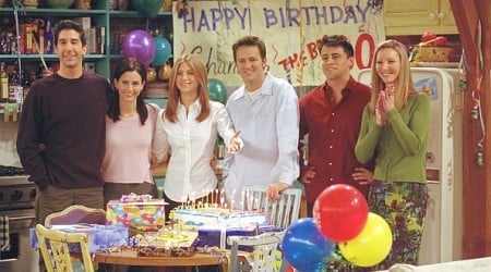 Props and Memorabilia From ‘Friends’ Are Headed to Auction for the Show’s 30th Anniversary