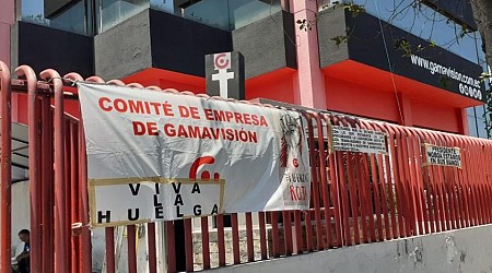 "Aquí nos mantendremos”: trabajadores de Gamavisión en Ecuador siguen la vigilia dentro del canal tras suspensión temporal de huelga