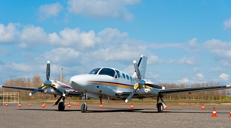 Cessna 421 Crashes Into Townhouse In Oregon