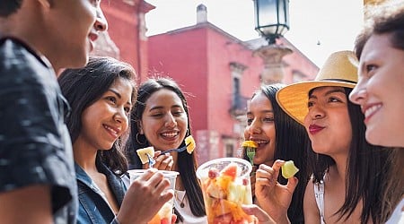 I'm an American expat living in Mexico. Here are the biggest cultural differences between the 2 countries.