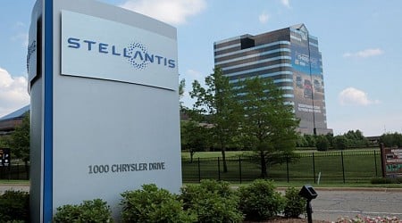 UAW workers at Stellantis could strike over Illinois plant reopening