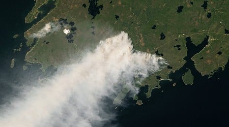 NASA study tallies carbon emissions from massive Canadian fires