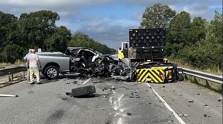 TEAM 2 TRAFFIC: U.S. 190 westbound in Lottie completely blocked after driver drove into DOTD truck